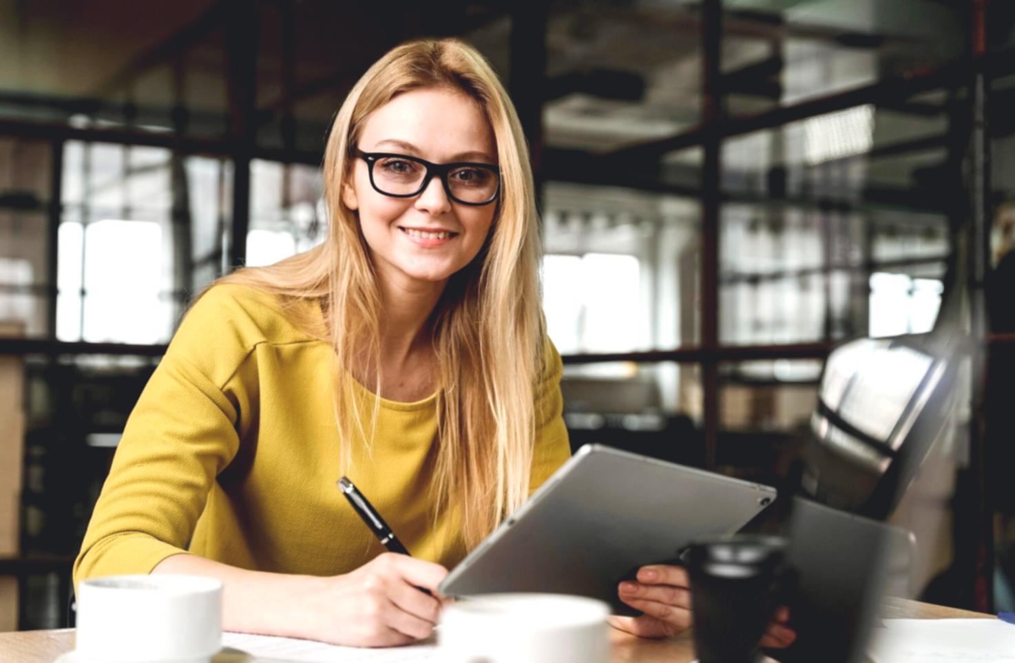 Students collaborating on business analysis projects